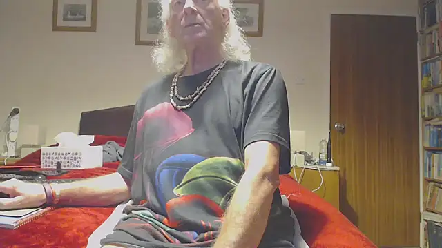 WaverlyKernow online show from December 18, 10:30 am