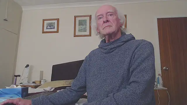 Snapshot of WaverlyKernow chatting on January 27, 11:22 am WaverlyKernow online show from January 27, 11:22 am