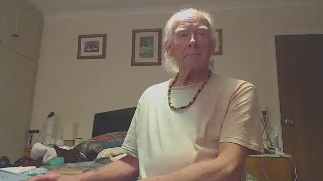 Snapshot of WaverlyKernow chatting on March 21, 2:51 pm WaverlyKernow online show from March 21, 2:51 pm