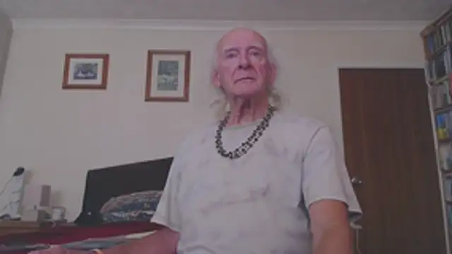 Snapshot of WaverlyKernow chatting on October 24, 11:53 am WaverlyKernow online show from October 24, 11:53 am