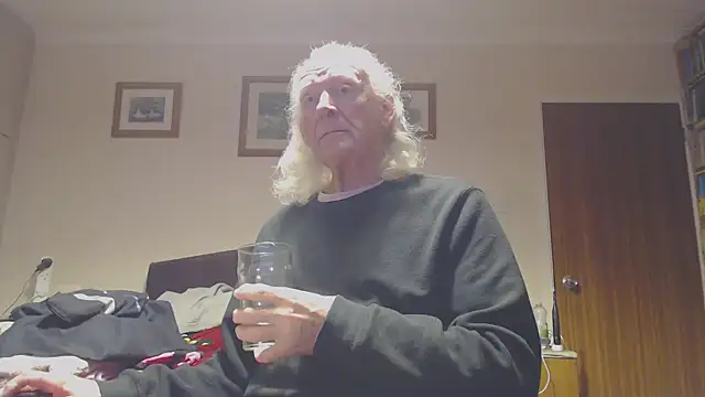 WaverlyKernow online show from December 14, 3:17 pm