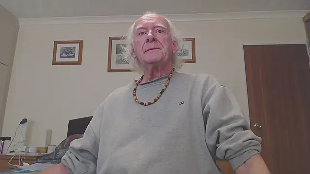 Snapshot of WaverlyKernow chatting on March 3, 2:17 pm WaverlyKernow online show from March 3, 2:17 pm