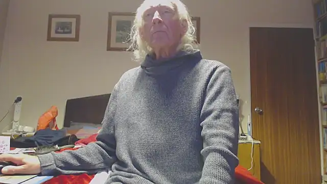 Snapshot of WaverlyKernow chatting on October 10, 9:37 pm WaverlyKernow online show from October 10, 9:37 pm