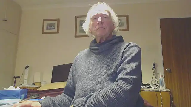 Snapshot of WaverlyKernow chatting on January 27, 8:07 am WaverlyKernow online show from January 27, 8:07 am