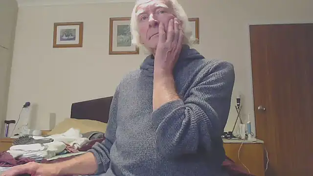 Snapshot of WaverlyKernow chatting on February 27, 9:07 am WaverlyKernow online show from February 27, 9:07 am