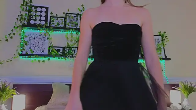 Real Tini online show from March 18, 1:01 pm