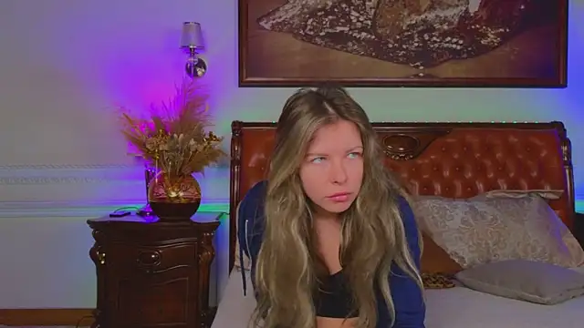 Real Tini online show from November 18, 6:06 am