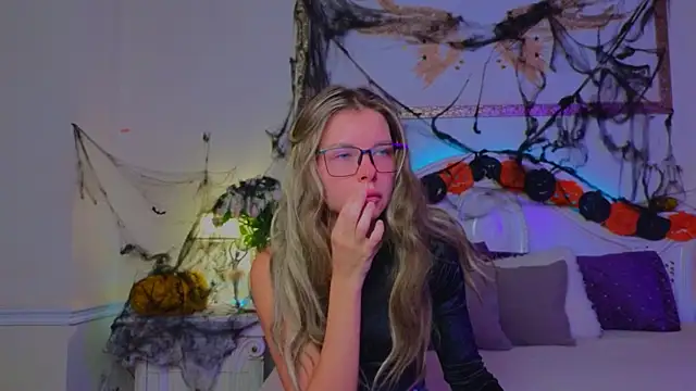 Real Tini online show from October 24, 11:53 am