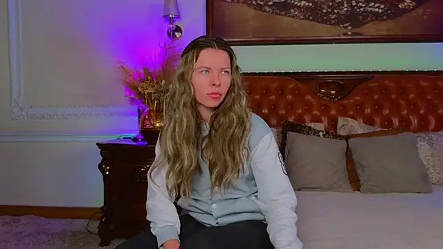 Real Tini online show from November 17, 6:06 am