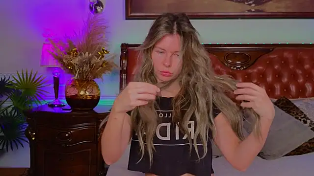 Real Tini online show from November 10, 6:07 am