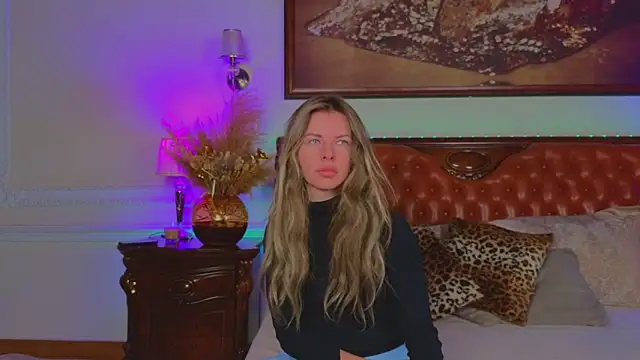 Real Tini online show from November 15, 6:28 am