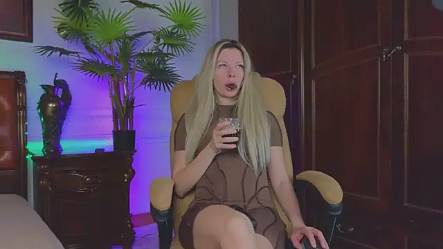 Real Tini online show from April 11, 6:10 am