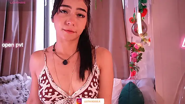 Snapshot of lilith__rosse chatting on June 17, 5:56 pm lilith rosse online show from June 17, 5:56 pm