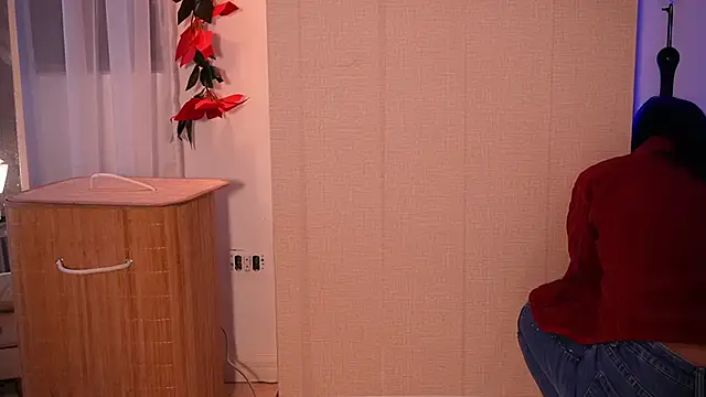 lilith  rosse online show from December 18, 12:42 pm