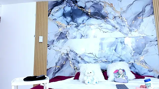 luna hoott online show from October 10, 2:18 pm