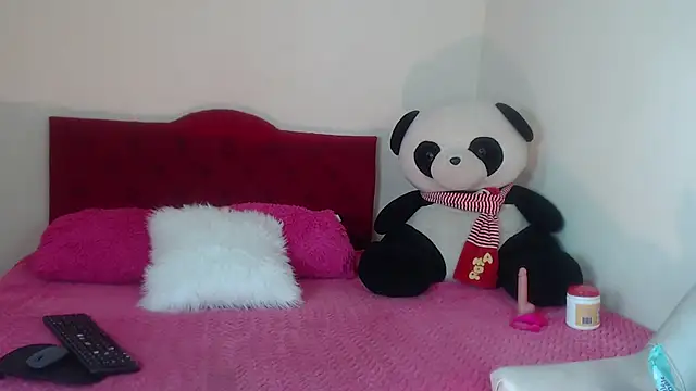 luna hoott online show from March 22, 8:37 pm