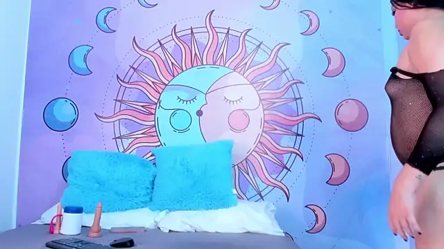 luna hoott online show from March 20, 1:56 pm