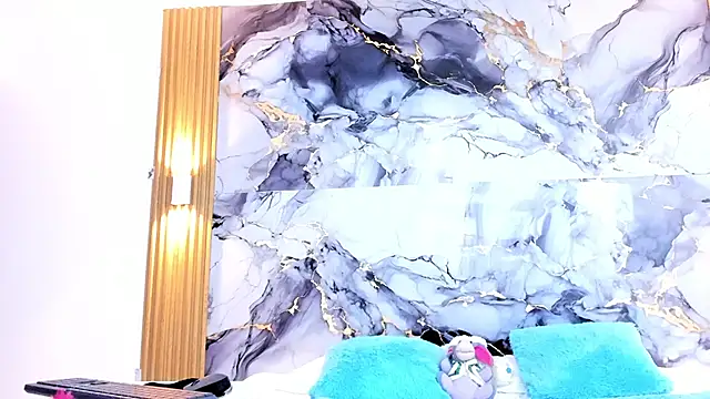 luna hoott online show from September 26, 7:10 pm