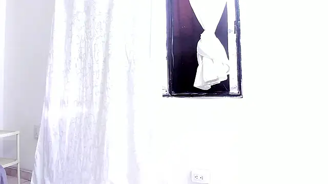 luna hoott online show from October 4, 1:23 pm