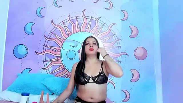 luna hoott online show from March 12, 1:15 pm