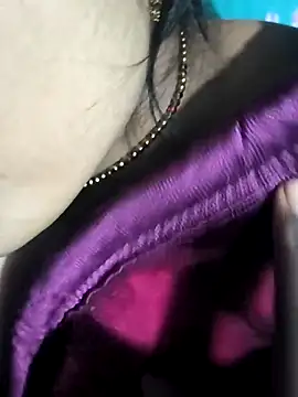 Snapshot of Crezy-Queen01 chatting on November 25, 4:40 pm Crezy-Queen01 online show from November 25, 4:40 pm