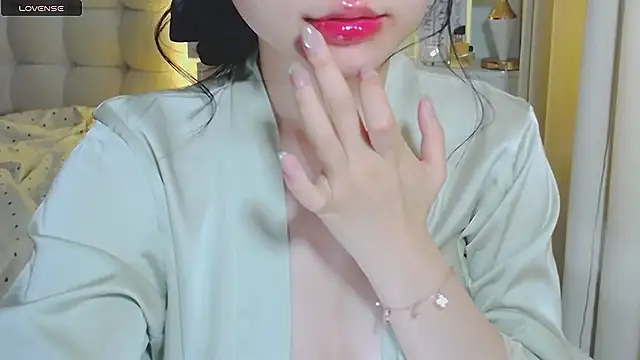 Snapshot of NGOCHA_06 chatting on May 16, 3:27 am NGOCHA 06 online show from May 16, 3:27 am