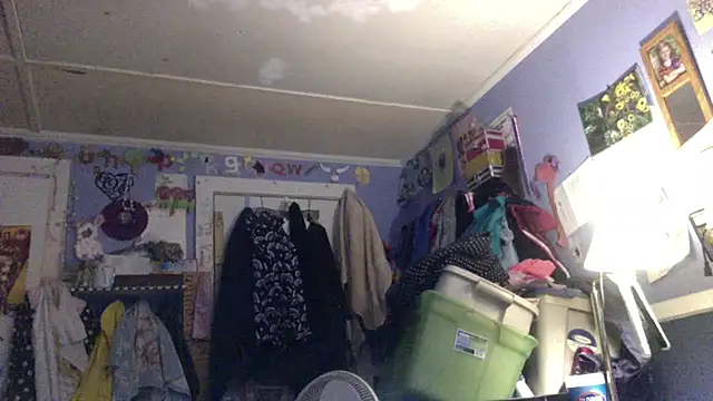 beelzebubblesxo online show from October 13, 8:05 am