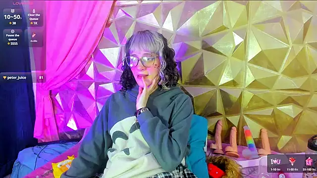 neeko princes online show from March 4, 3:15 pm