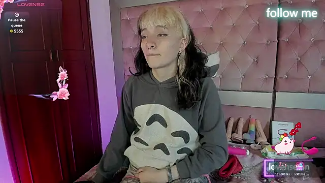 neeko princes online show from April 9, 12:33 pm