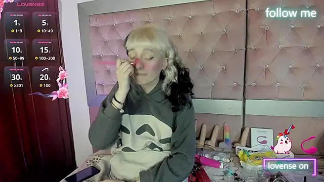 neeko princes online show from April 15, 12:42 pm