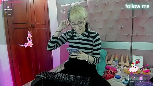 neeko princes online show from December 22, 12:05 pm