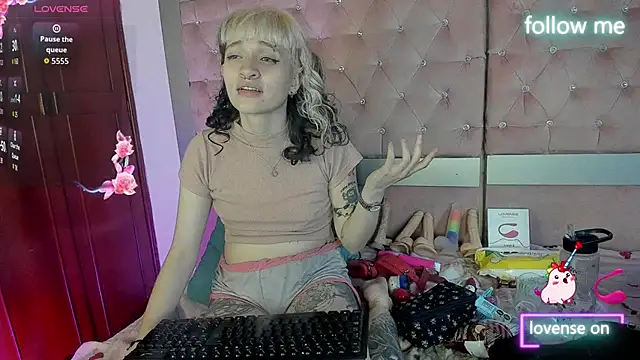 neeko princes online show from April 20, 12:30 pm