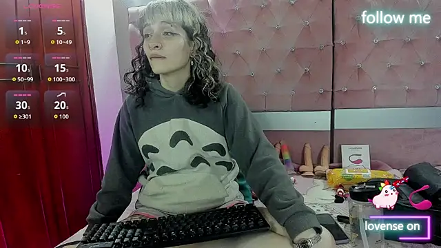 neeko princes online show from November 28, 12:38 pm