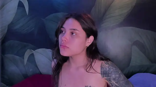 Snapshot of sweett_dirty chatting on December 14, 12:22 pm sweett dirty online show from December 14, 12:22 pm