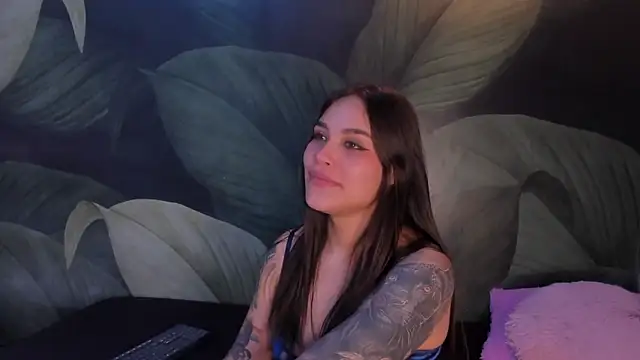 Snapshot of sweett_dirty chatting on March 21, 6:29 pm sweett dirty online show from March 21, 6:29 pm