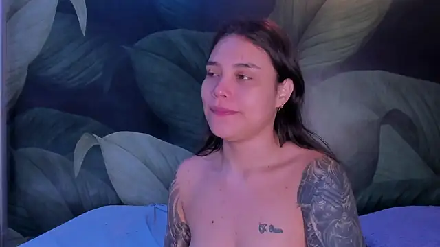 Snapshot of sweett_dirty chatting on December 15, 12:22 pm sweett dirty online show from December 15, 12:22 pm