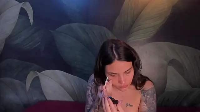 Snapshot of sweett_dirty chatting on March 19, 12:23 pm sweett dirty online show from March 19, 12:23 pm