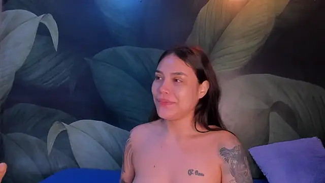 Snapshot of sweett_dirty chatting on February 13, 12:21 pm sweett dirty online show from February 13, 12:21 pm