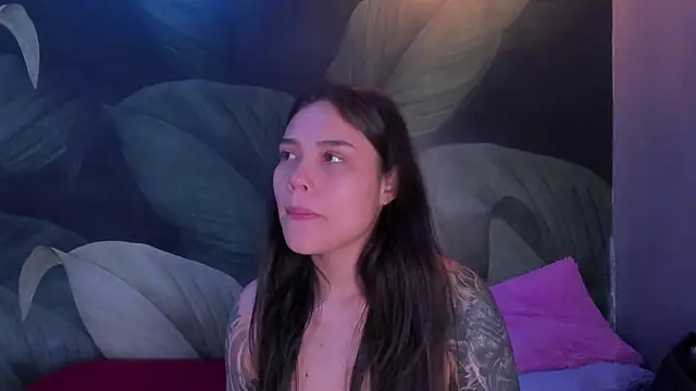 Snapshot of sweett_dirty chatting on November 15, 12:20 pm sweett dirty online show from November 15, 12:20 pm