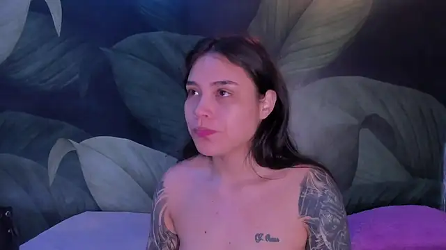 Snapshot of sweett_dirty chatting on November 27, 12:27 pm sweett dirty online show from November 27, 12:27 pm