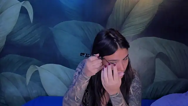 Snapshot of sweett_dirty chatting on October 21, 12:26 pm sweett dirty online show from October 21, 12:26 pm