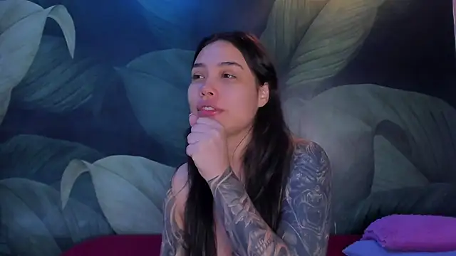 Snapshot of sweett_dirty chatting on October 28, 12:26 pm sweett dirty online show from October 28, 12:26 pm