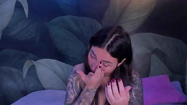 Snapshot of sweett_dirty chatting on November 5, 12:19 pm sweett dirty online show from November 5, 12:19 pm