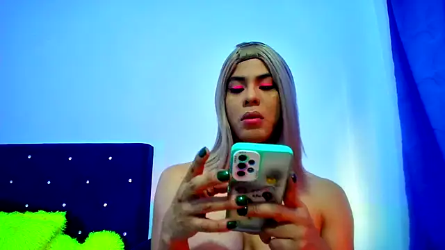 Snapshot of Aliice_Doll chatting on September 28, 7:54 pm Aliice Doll online show from September 28, 7:54 pm
