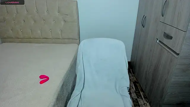 emily1  online show from March 17, 10:07 am