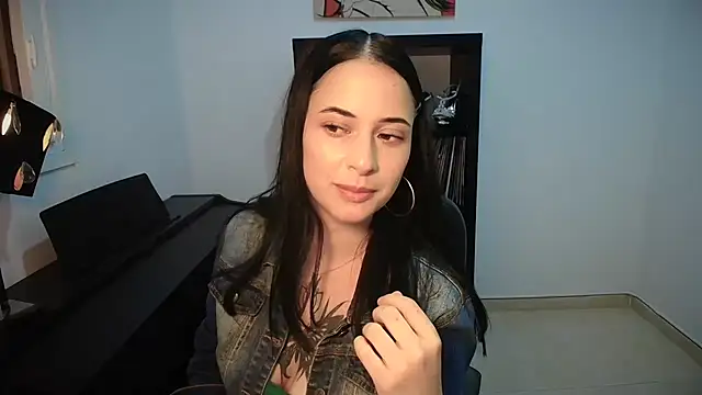 Snapshot of Windy_butterfly chatting on September 28, 5:53 pm Windy butterfly online show from September 28, 5:53 pm
