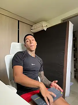 sendfer online show from February 12, 7:13 pm