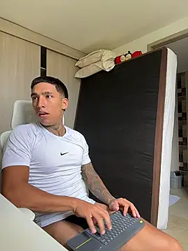 sendfer online show from March 24, 7:03 pm