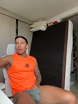 Snapshot of sendfer chatting on June 15, 7:13 pm sendfer online show from June 15, 7:13 pm