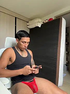 Snapshot of sendfer chatting on May 26, 7:12 pm sendfer online show from May 26, 7:12 pm